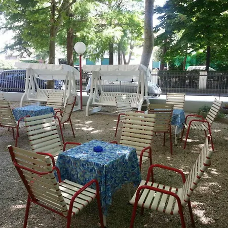 Ξενοδοχείο Irene 2*